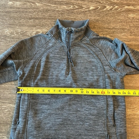 Athleta Altitude 1/2 zip sweatshirt. Gray. Women’s Medium - Picture 4 of 15